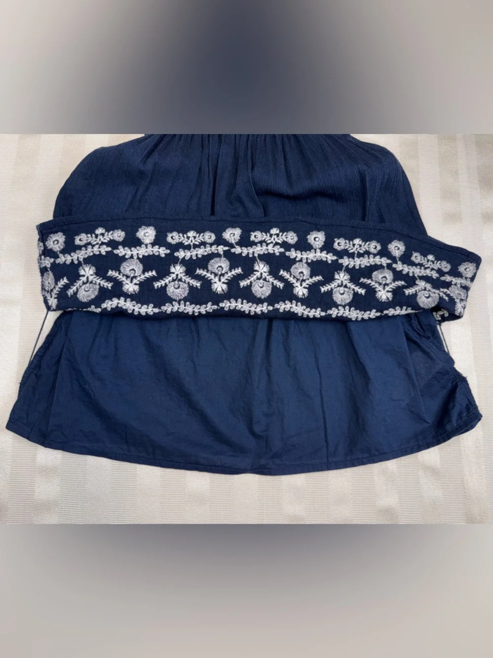 Gap Kids Girl’s Smocked Navy w/ White Floral Embroidered Dress Size-XSmall